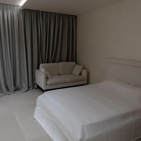 Crystal Radhime Apartment Vlorë