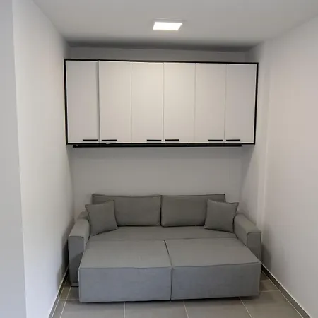 Crystal Radhime Apartment *