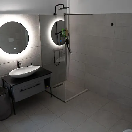 Appartamento Crystal Radhime Vlorë