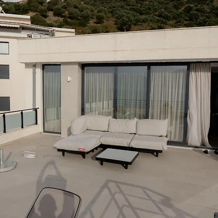 Crystal Radhime Apartment *