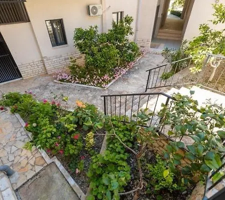 Apartment Crystal Radhime Vlore