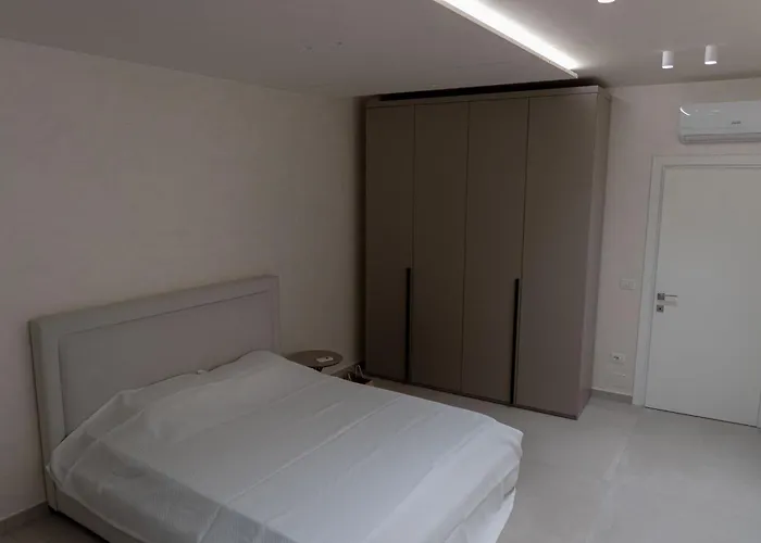 Crystal Radhime Vlorë